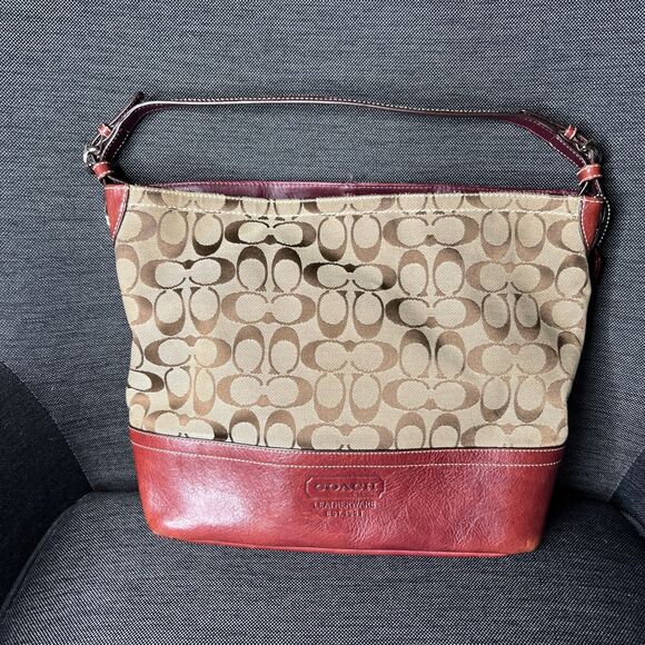 Coach Leatherware est 1941 Signature Canvas and Leather Shoulder Handbag EUC - Picture 1 of 15